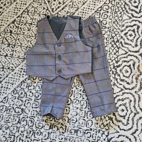 3/$15 Baby Boys Dress Pants and Vest Set Size 24 Months - Picture 1 of 2